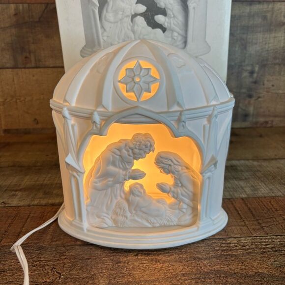 DEPARTMENT 56 Porcelain Lighted Nativity Winter Silhouette White Manger Holy - Picture 2 of 13